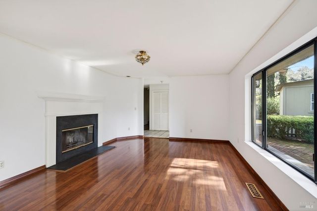 9271 Colony Dr, Redwood Valley, CA 95470