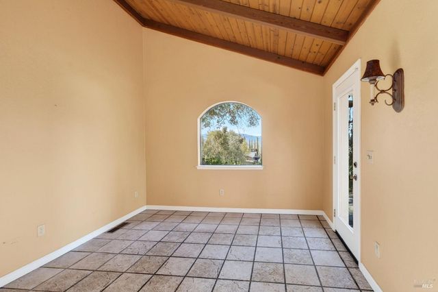 9271 Colony Dr, Redwood Valley, CA 95470