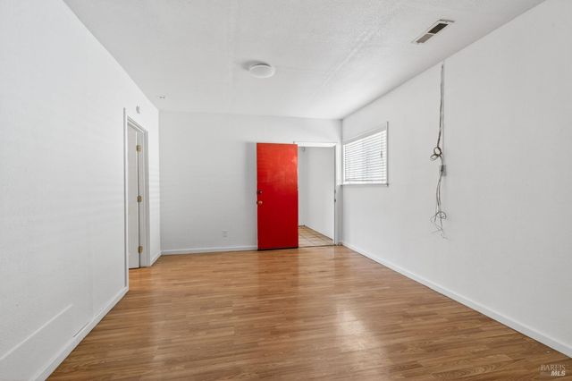 9271 Colony Dr, Redwood Valley, CA 95470