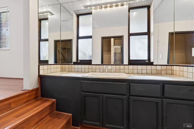 9271 Colony Dr, Redwood Valley, CA 95470