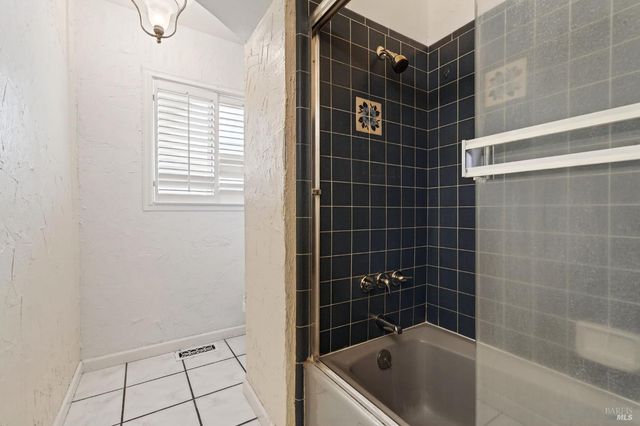 9271 Colony Dr, Redwood Valley, CA 95470