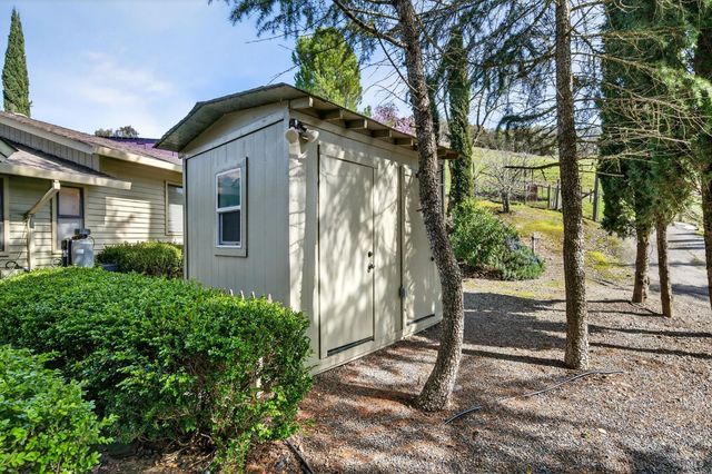 9271 Colony Dr, Redwood Valley, CA 95470