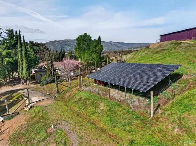 9271 Colony Dr, Redwood Valley, CA 95470