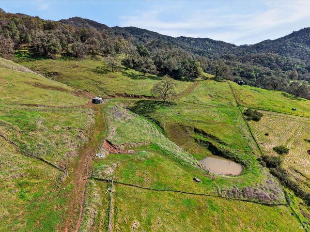 9271 Colony Dr, Redwood Valley, CA 95470