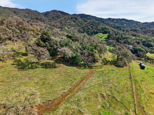 9271 Colony Dr, Redwood Valley, CA 95470