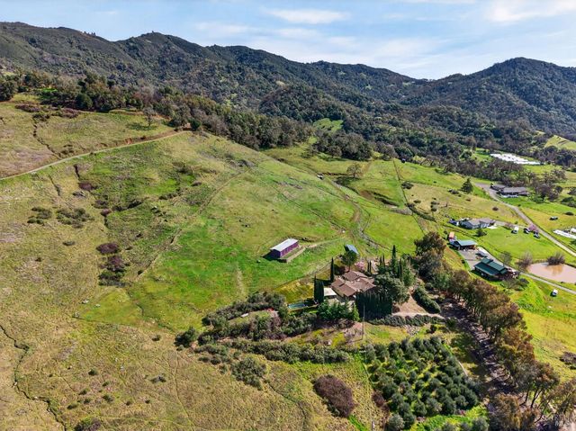 9271 Colony Dr, Redwood Valley, CA 95470
