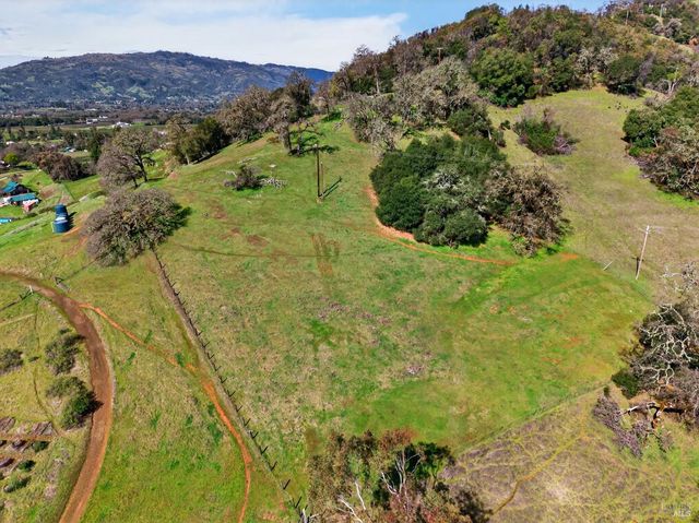 9271 Colony Dr, Redwood Valley, CA 95470