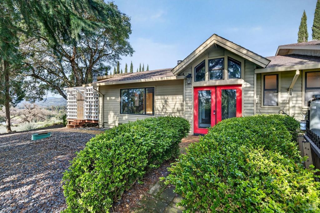 9271 Colony Dr, Redwood Valley, CA 95470