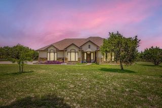 106 Stable Oaks, Liberty Hill, TX 78642