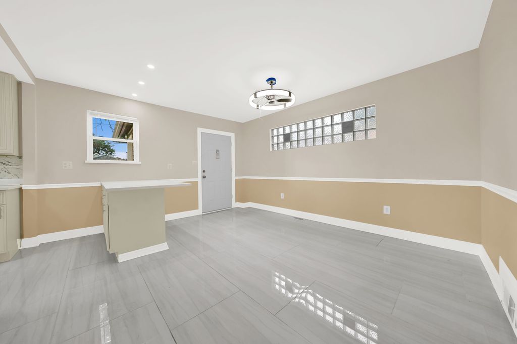 3237 W 64th Place, Chicago, IL 60629 — photo 2