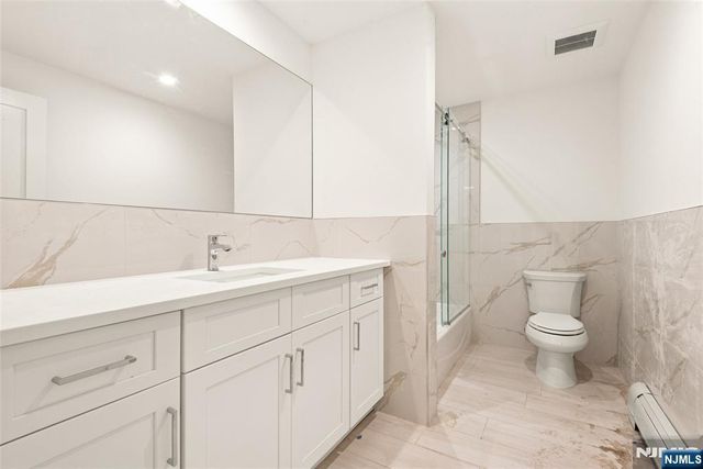 230 8th Street B, Palisades Park, NJ 07650