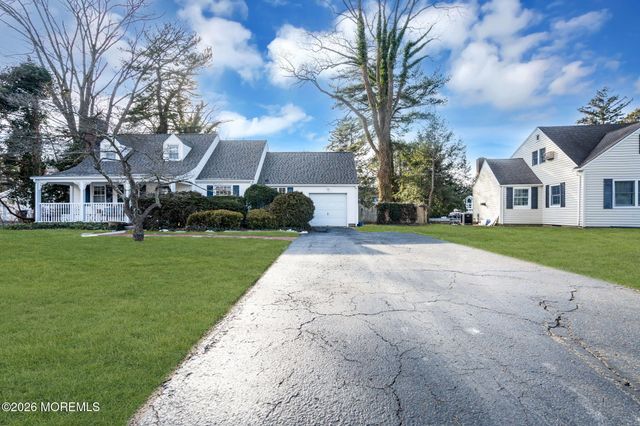 56 Woodland Drive, Fair Haven, NJ 07704