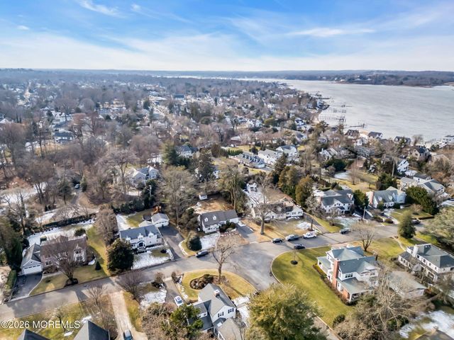 56 Woodland Drive, Fair Haven, NJ 07704