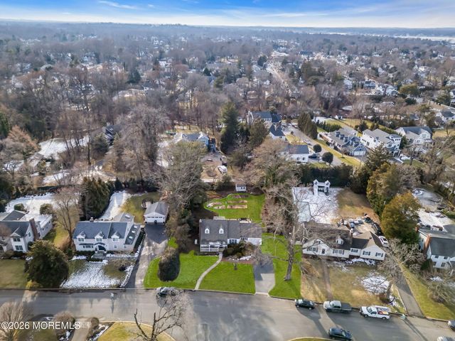 56 Woodland Drive, Fair Haven, NJ 07704