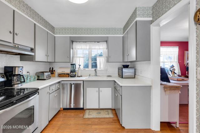 56 Woodland Drive, Fair Haven, NJ 07704