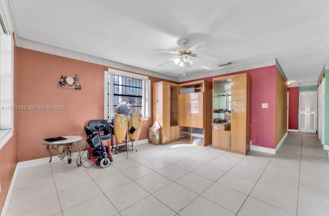 578 SW 2nd St, Florida City, FL 33034