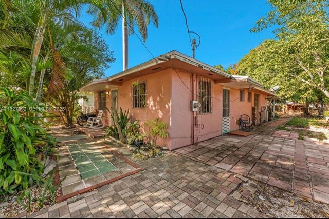 578 SW 2nd St, Florida City, FL 33034