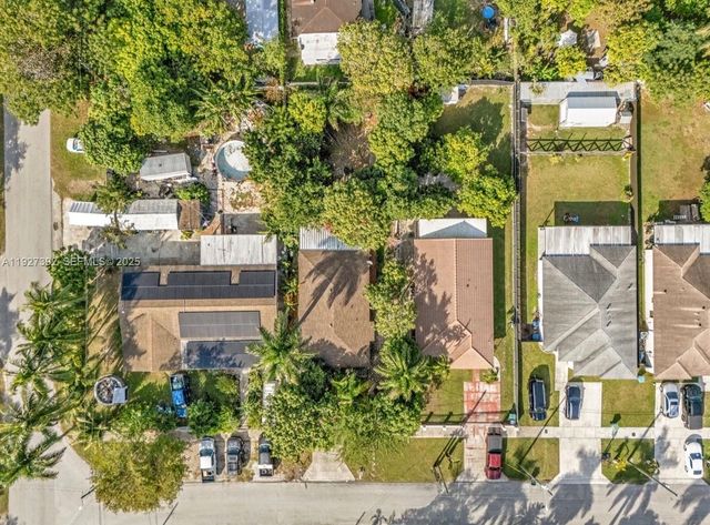 578 SW 2nd St, Florida City, FL 33034