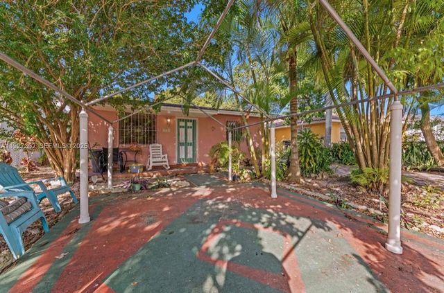 578 SW 2nd St, Florida City, FL 33034