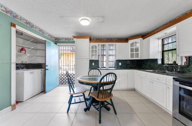 578 SW 2nd St, Florida City, FL 33034