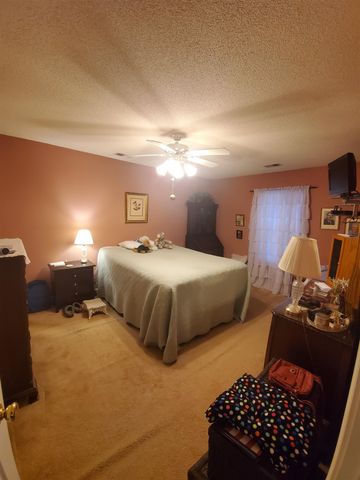 909 E Emerald Springs Drive, Boiling Springs, SC 29316