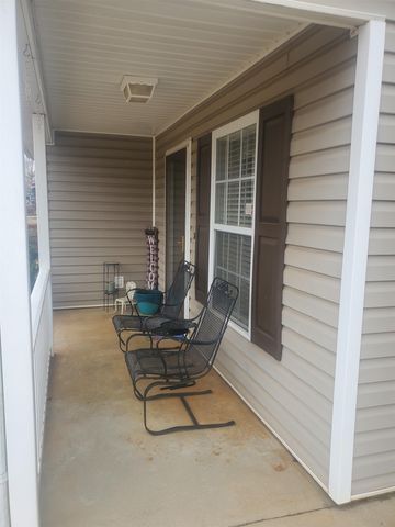 909 E Emerald Springs Drive, Boiling Springs, SC 29316