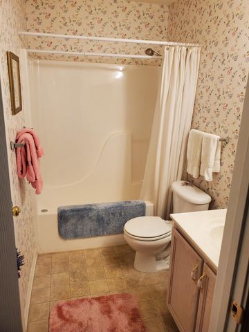 909 E Emerald Springs Drive, Boiling Springs, SC 29316