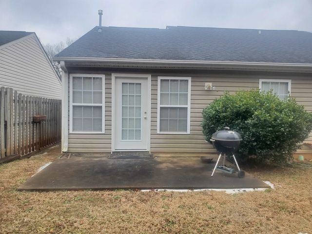 909 E Emerald Springs Drive, Boiling Springs, SC 29316