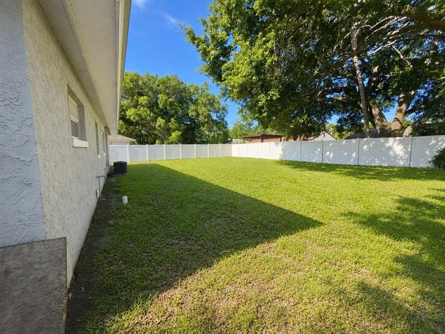 5814 HAMMON DRIVE, Tampa, FL 33619
