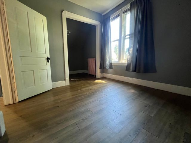 484 Grove Avenue, Valparaiso, IN 46385