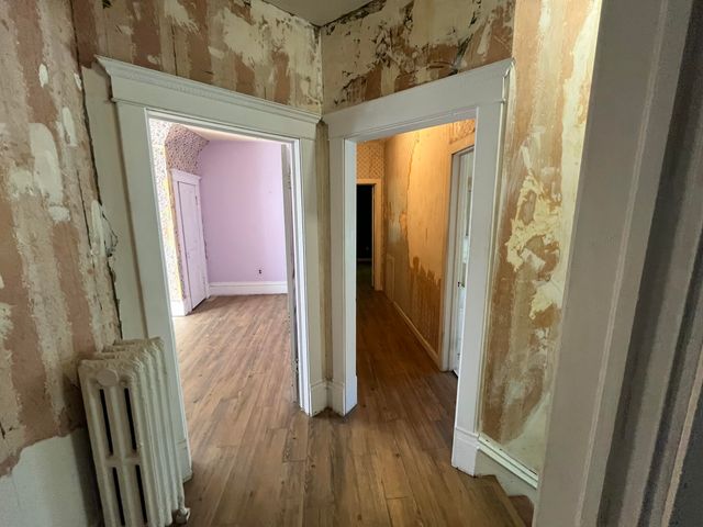 484 Grove Avenue, Valparaiso, IN 46385