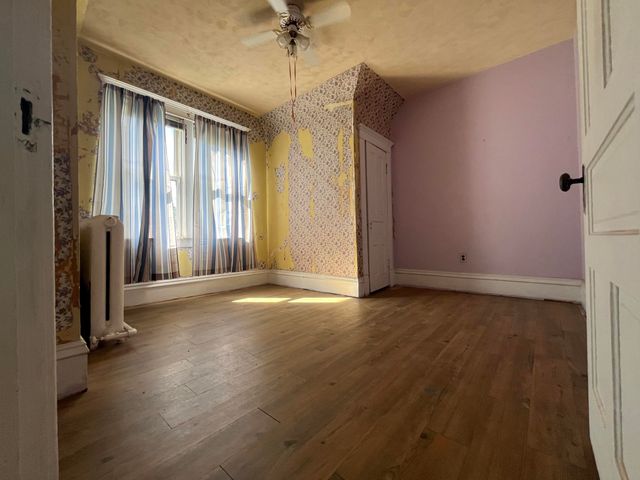 484 Grove Avenue, Valparaiso, IN 46385