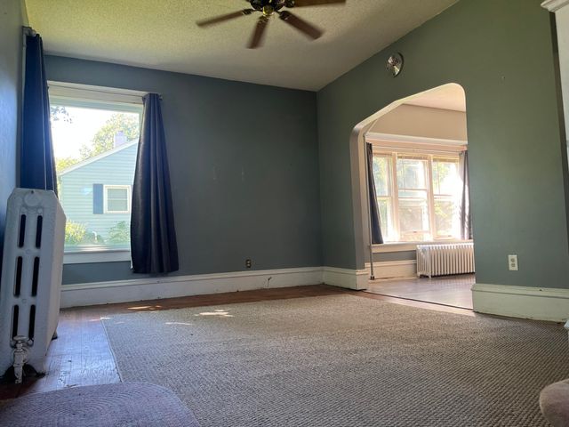 484 Grove Avenue, Valparaiso, IN 46385