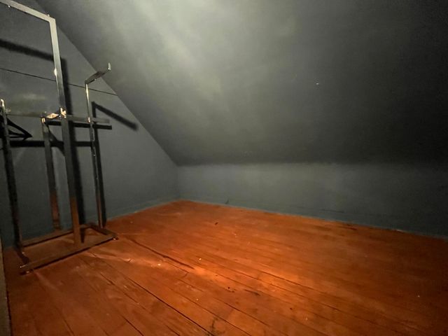 484 Grove Avenue, Valparaiso, IN 46385