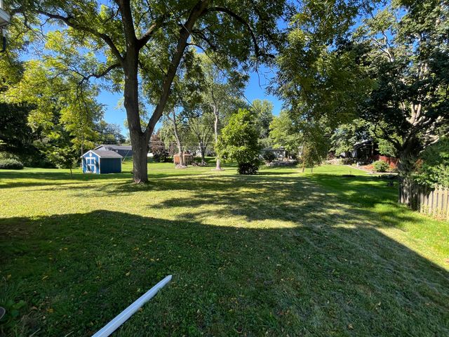 484 Grove Avenue, Valparaiso, IN 46385