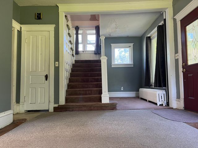 484 Grove Avenue, Valparaiso, IN 46385