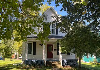 484 Grove Avenue, Valparaiso, IN 46385