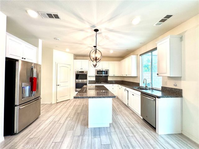 6832 Cache Wy, Jurupa Valley, CA 91752