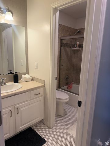 6727 S 1645 W, West Jordan, UT 84084
