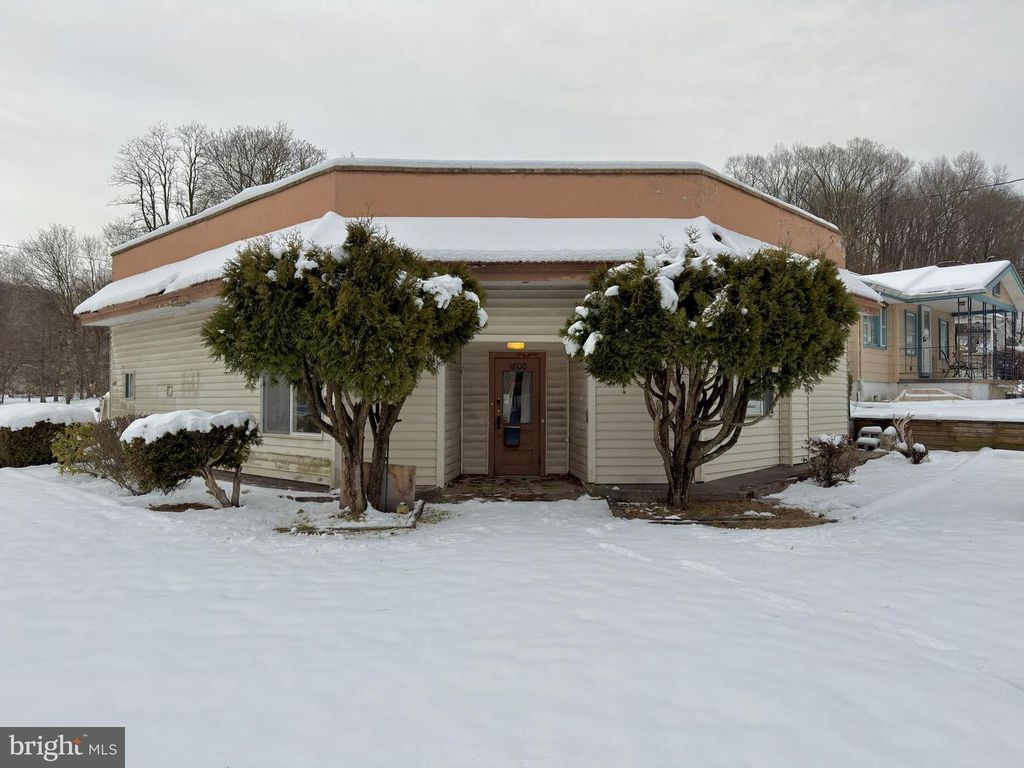 1800 MOUNT LAUREL RD, Temple, PA 19560