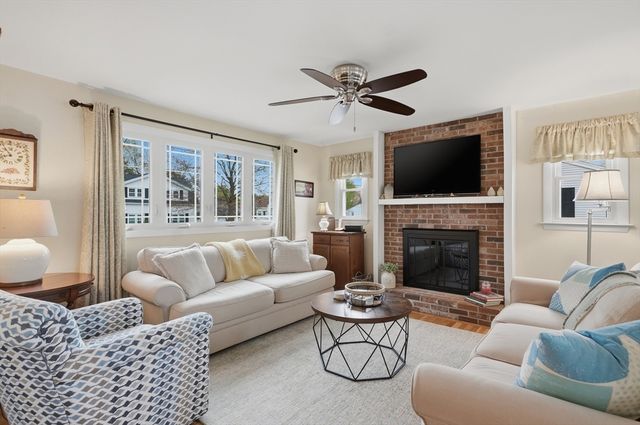 35 Enfield Street, Lowell, MA 01852