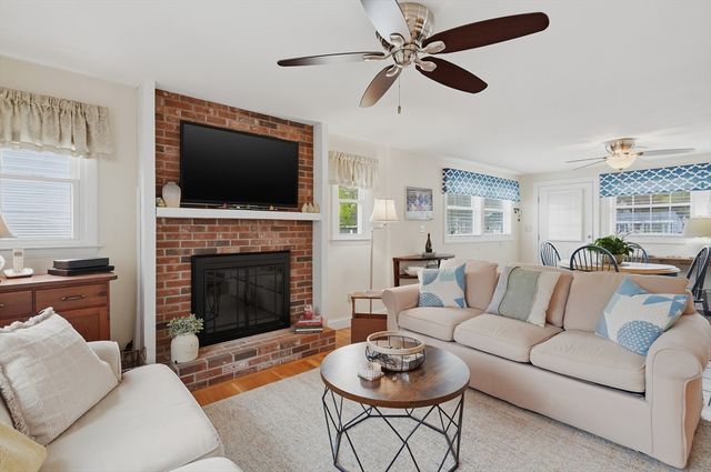 35 Enfield Street, Lowell, MA 01852