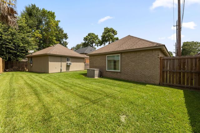 19611 Atasca Oaks Drive, Humble, TX 77346