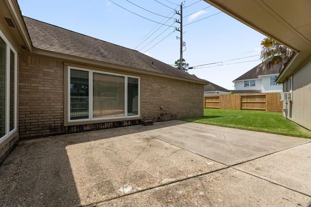 19611 Atasca Oaks Drive, Humble, TX 77346