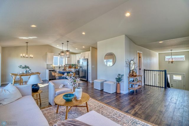 6740 Belding Drive S, Fargo, ND 58104