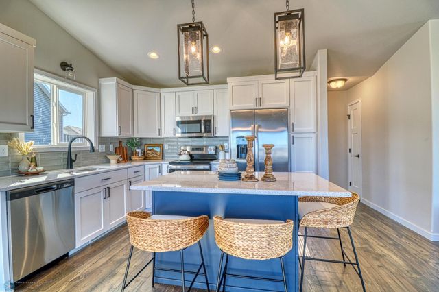 6740 Belding Drive S, Fargo, ND 58104