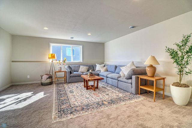 6740 Belding Drive S, Fargo, ND 58104