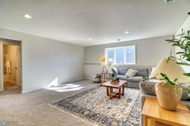 6740 Belding Drive S, Fargo, ND 58104