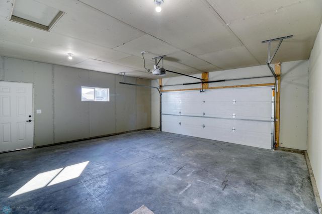 6740 Belding Drive S, Fargo, ND 58104