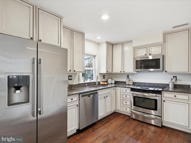 6437 SPRING TER, Falls Church, VA 22042